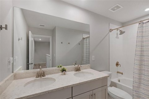 Touwnhouse à vendre à Lutz, Floride: 4 chambres, 239.13 m2 № 2095105 - photo 9