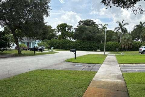 Casa en venta en Cooper City, Florida, 3 dormitorios, 165.92 m2 № 2270734 - foto 2