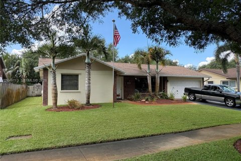 Casa en Cooper City, Florida 3 dormitorios, 165.92 m2 № 2270734