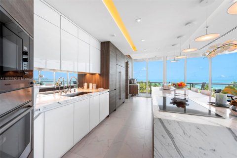 Condo in Miami Beach, Florida, 3 bedrooms  № 1695172 - photo 12