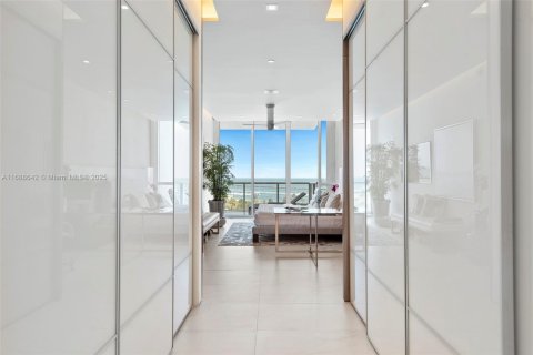 Condo in Miami Beach, Florida, 3 bedrooms  № 1695172 - photo 20