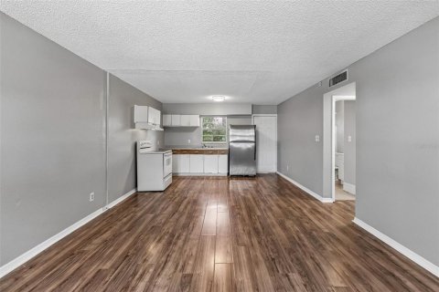 Condo in Holly Hill, Florida, 2 bedrooms № 2277309 - photo 10