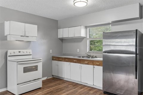 Condo in Holly Hill, Florida, 2 bedrooms № 2277309 - photo 12