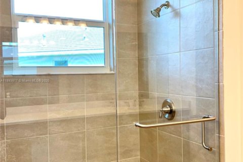 House in Port St. Lucie, Florida 3 bedrooms, 148.55 sq.m. № 1946047 - photo 20