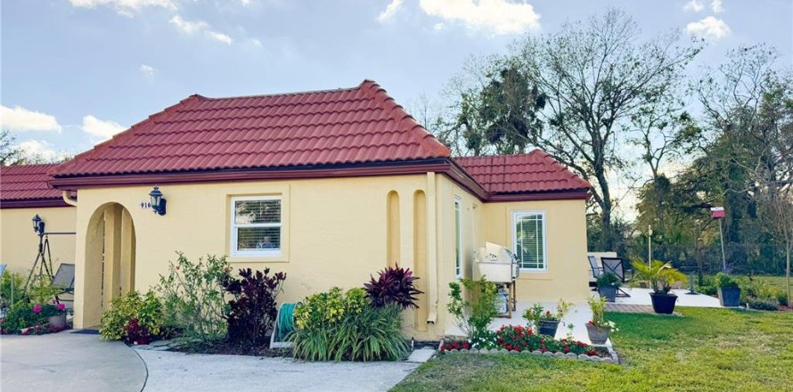 House in Bradenton, Florida 2 bedrooms, 146.51 sq.m. № 1509642
