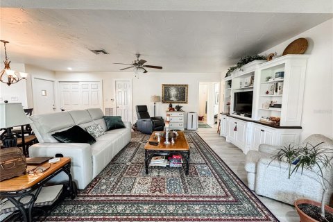 House in Bradenton, Florida 2 bedrooms, 146.51 sq.m. № 1509642 - photo 10