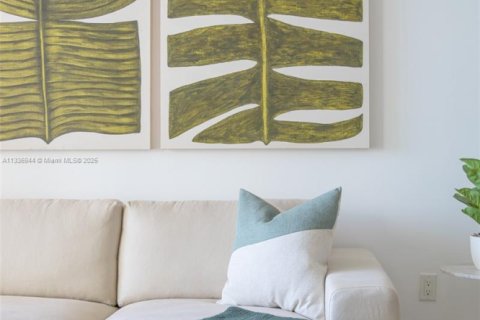 Condominio en alquiler en Miami, Florida, 1 dormitorio, 65.12 m2 № 2060032 - foto 22