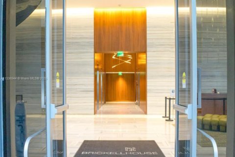 Condominio en alquiler en Miami, Florida, 1 dormitorio, 65.12 m2 № 2060032 - foto 27