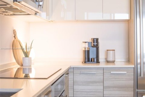 Condominio en alquiler en Miami, Florida, 1 dormitorio, 65.12 m2 № 2060032 - foto 9