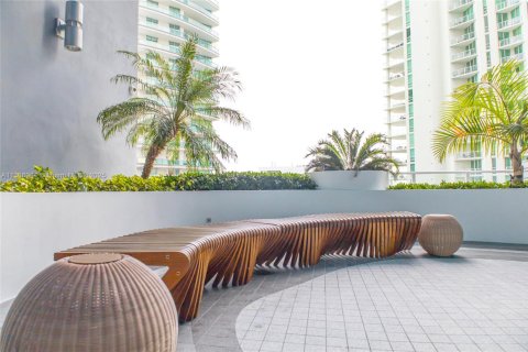 Condominio en alquiler en Miami, Florida, 1 dormitorio, 65.12 m2 № 2060032 - foto 25