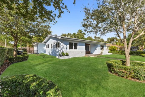 House in Miami, Florida 3 bedrooms, 133.22 sq.m. № 1973961 - photo 1