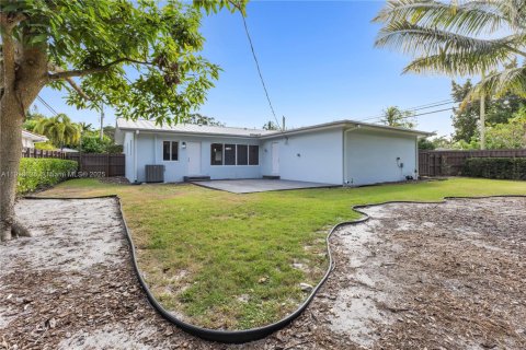 House in Miami, Florida 3 bedrooms, 133.22 sq.m. № 1973961 - photo 27