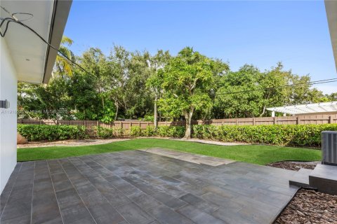 House in Miami, Florida 3 bedrooms, 133.22 sq.m. № 1973961 - photo 23