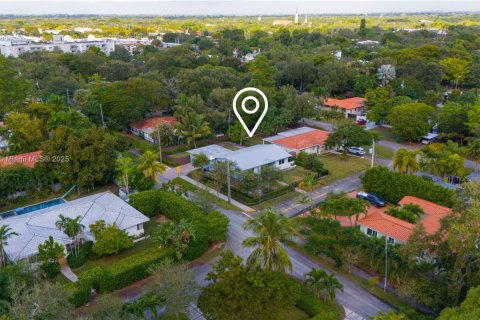 House in Miami, Florida 3 bedrooms, 133.22 sq.m. № 1973961 - photo 4