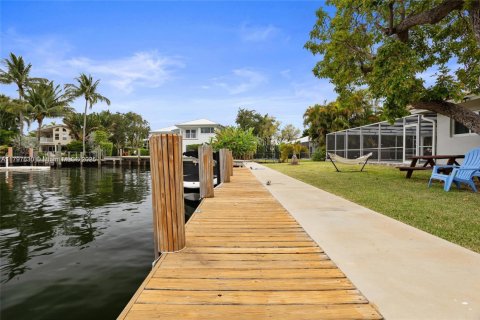 Casa en alquiler en Fort Lauderdale, Florida, 5 dormitorios, 236.71 m2 № 1738139 - foto 9
