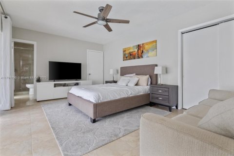 Casa en alquiler en Fort Lauderdale, Florida, 5 dormitorios, 236.71 m2 № 1738139 - foto 24