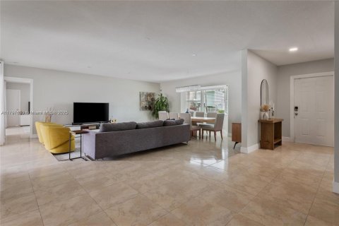 Casa en alquiler en Fort Lauderdale, Florida, 5 dormitorios, 236.71 m2 № 1738139 - foto 16