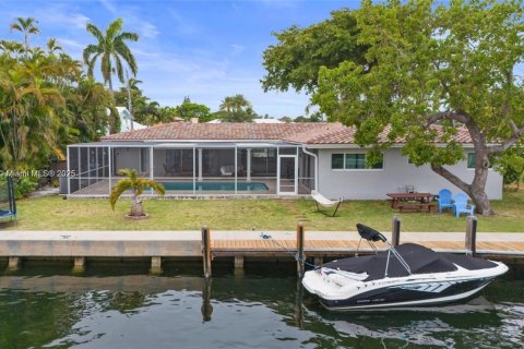 Casa en alquiler en Fort Lauderdale, Florida, 5 dormitorios, 236.71 m2 № 1738139 - foto 12