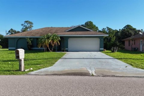 House in Punta Gorda, Florida 3 bedrooms, 129.13 sq.m. № 2303016