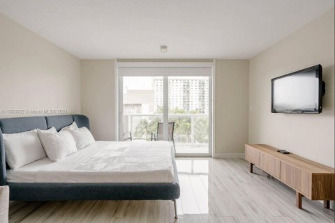 Condominio en venta en Sunny Isles Beach, Florida, 33.44 m2 № 1937743 - foto 10
