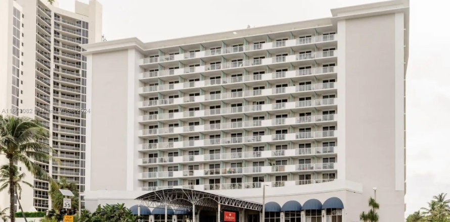Estudio en el Condominio en Sunny Isles Beach, Florida № 1937743