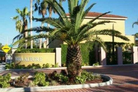 Copropriété à vendre à Miami, Floride: 3 chambres, 104.98 m2 № 2000198 - photo 25