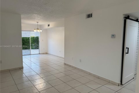 Copropriété à vendre à Miami, Floride: 3 chambres, 104.98 m2 № 2000198 - photo 12