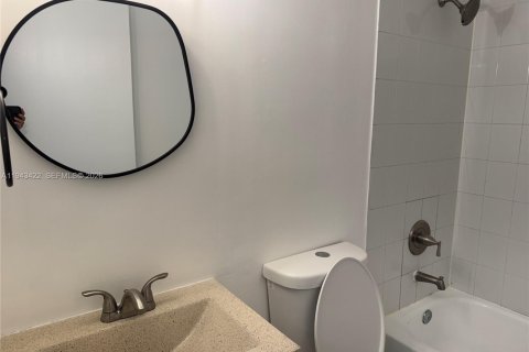 Copropriété à vendre à Miami, Floride: 3 chambres, 104.98 m2 № 2000198 - photo 14