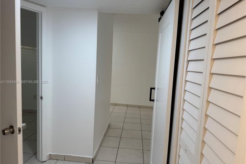 Copropriété à vendre à Miami, Floride: 3 chambres, 104.98 m2 № 2000198 - photo 7
