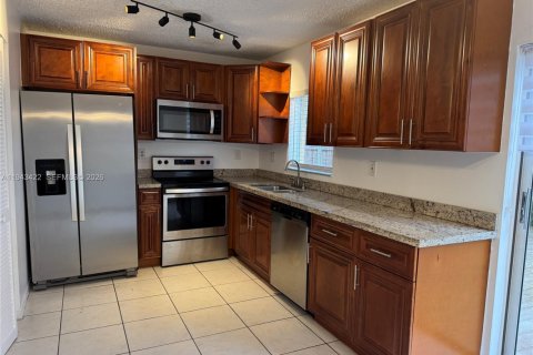 Copropriété à vendre à Miami, Floride: 3 chambres, 104.98 m2 № 2000198 - photo 2