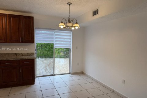 Copropriété à vendre à Miami, Floride: 3 chambres, 104.98 m2 № 2000198 - photo 27