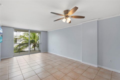Condo in Miami Beach, Florida, 1 bedroom  № 2077822 - photo 6