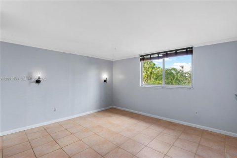 Condo in Miami Beach, Florida, 1 bedroom  № 2077822 - photo 10