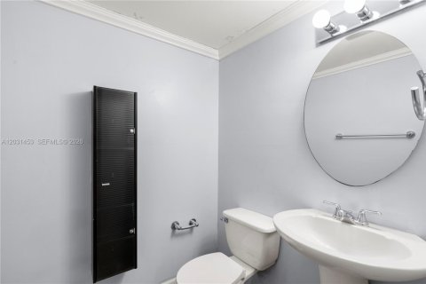 Condo in Miami Beach, Florida, 1 bedroom  № 2077822 - photo 16