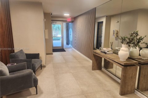 Condo in Miami Beach, Florida, 1 bedroom  № 2077822 - photo 22