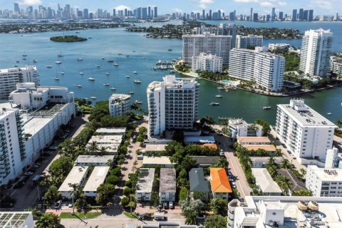 Condo in Miami Beach, Florida, 1 bedroom  № 2077822 - photo 21
