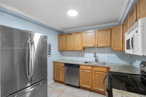 Condo in Miami Beach, Florida, 1 bedroom  № 2077822 - photo 7