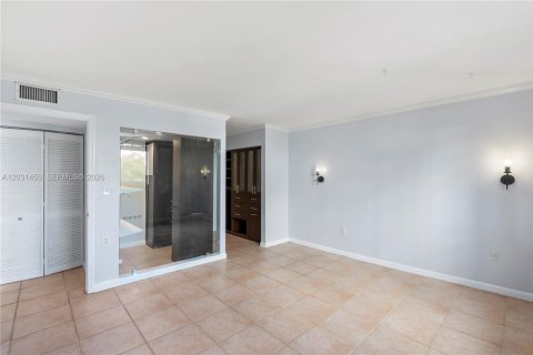 Condo in Miami Beach, Florida, 1 bedroom  № 2077822 - photo 12