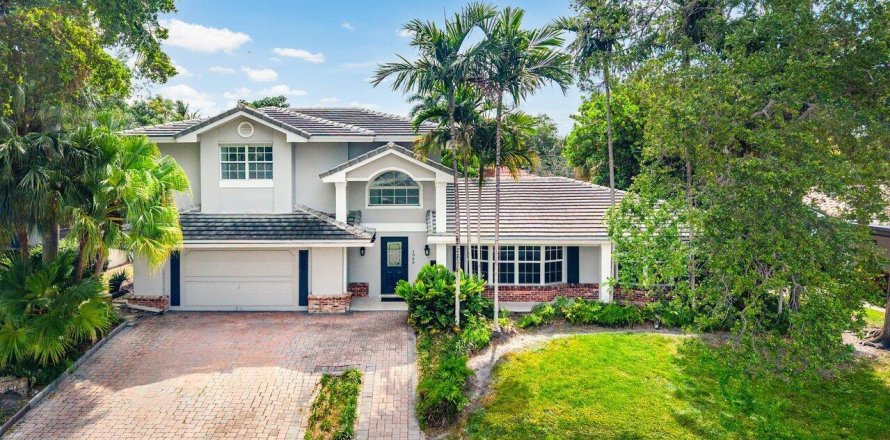Villa ou maison à Fort Lauderdale, Floride 7 chambres, 390.47 m2 № 2275156