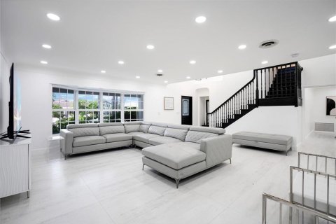 Villa ou maison à vendre à Fort Lauderdale, Floride: 7 chambres, 390.47 m2 № 2275156 - photo 8