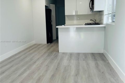 Apartment in Miami, Florida 1 bedroom, 111.48 sq.m. № 2083968 - photo 2