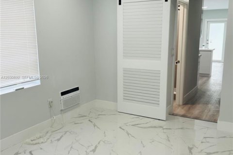Apartment in Miami, Florida 1 bedroom, 111.48 sq.m. № 2083968 - photo 5