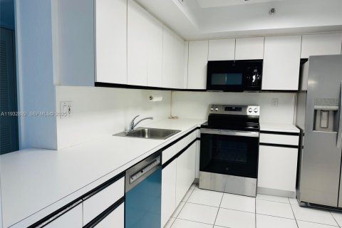 Снять в аренду кондоминиум в Авентура, Флорида 2 спальни, 109.72м2, № 1991672 - фото 4