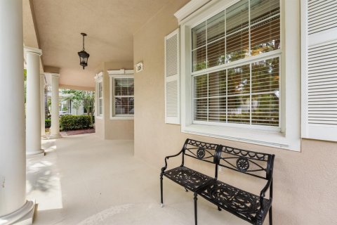 House in Jupiter, Florida 3 bedrooms, 181.25 sq.m. № 2087784 - photo 4
