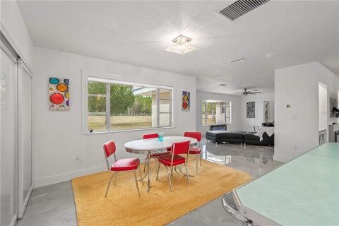 Commercial property in Chiefland, Florida 269.6 sq.m. № 2125893 - photo 10