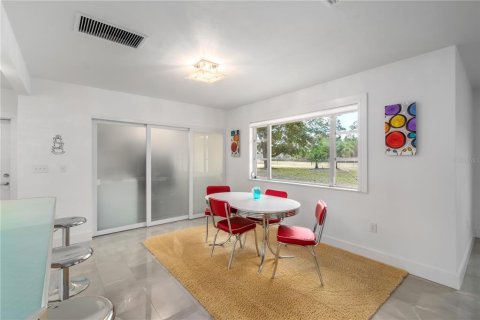 Commercial property in Chiefland, Florida 269.6 sq.m. № 2125893 - photo 11