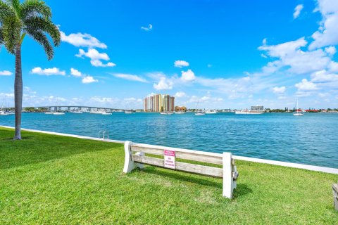 Copropriété à vendre à Riviera Beach, Floride: 2 chambres, 110.55 m2 № 2175429 - photo 18