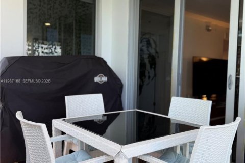 Купить кондоминиум в Бей-Харбор-Айлендс, Флорида 2 спальни, 121.24м2, № 2048931 - фото 16