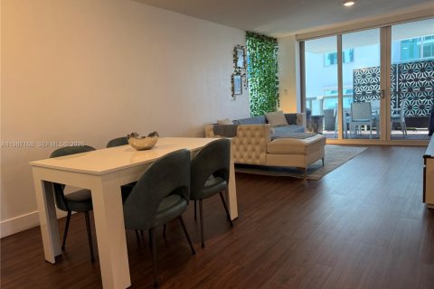 Купить кондоминиум в Бей-Харбор-Айлендс, Флорида 2 спальни, 121.24м2, № 2048931 - фото 3