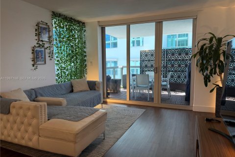 Купить кондоминиум в Бей-Харбор-Айлендс, Флорида 2 спальни, 121.24м2, № 2048931 - фото 2